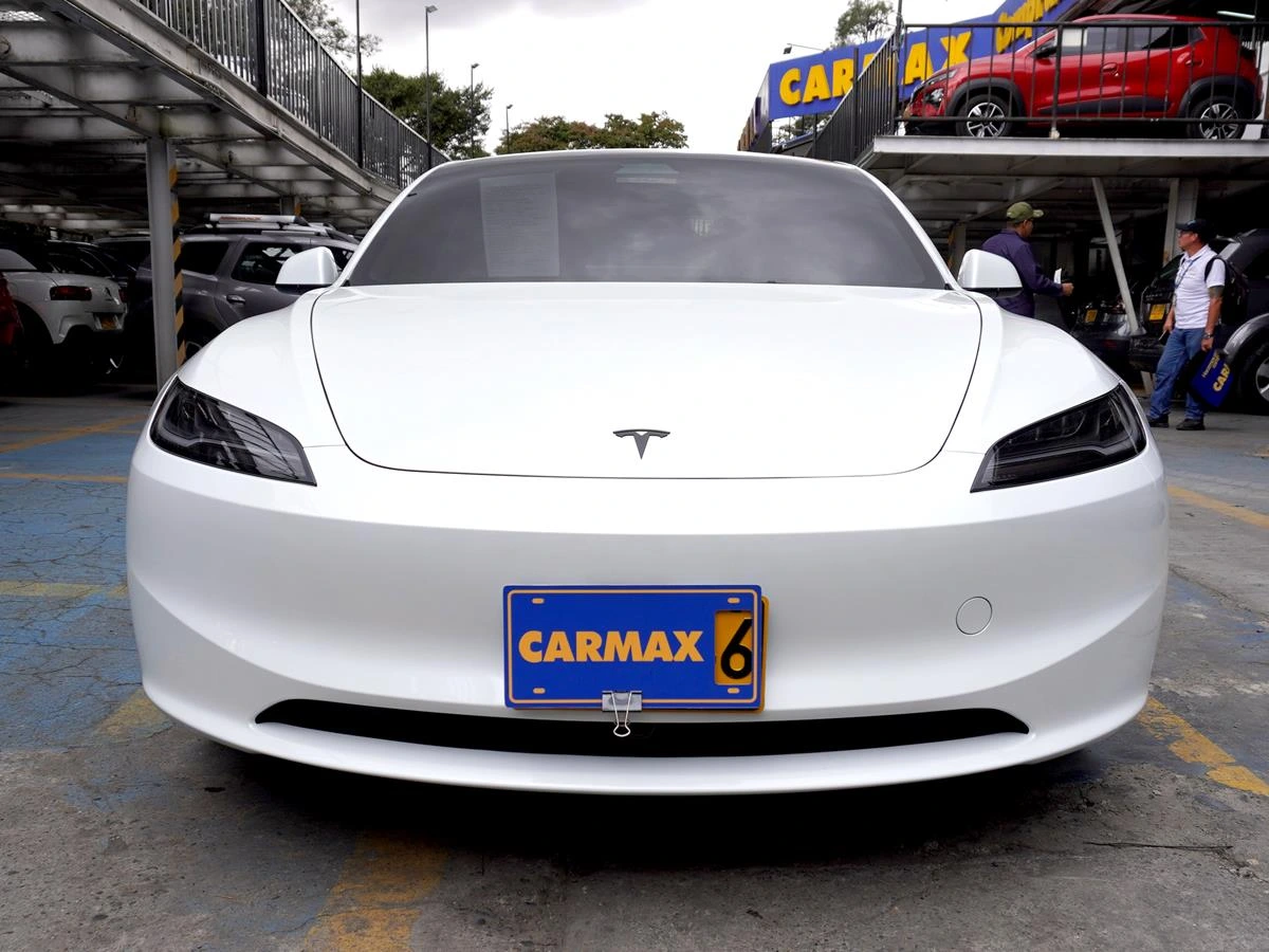 TESLA MODEL 3 2026
