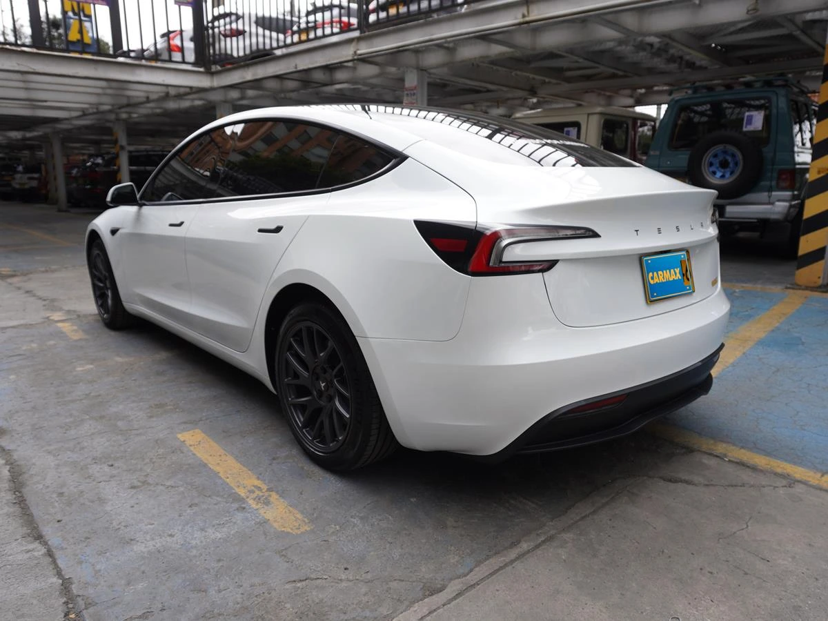 TESLA MODEL 3 2026