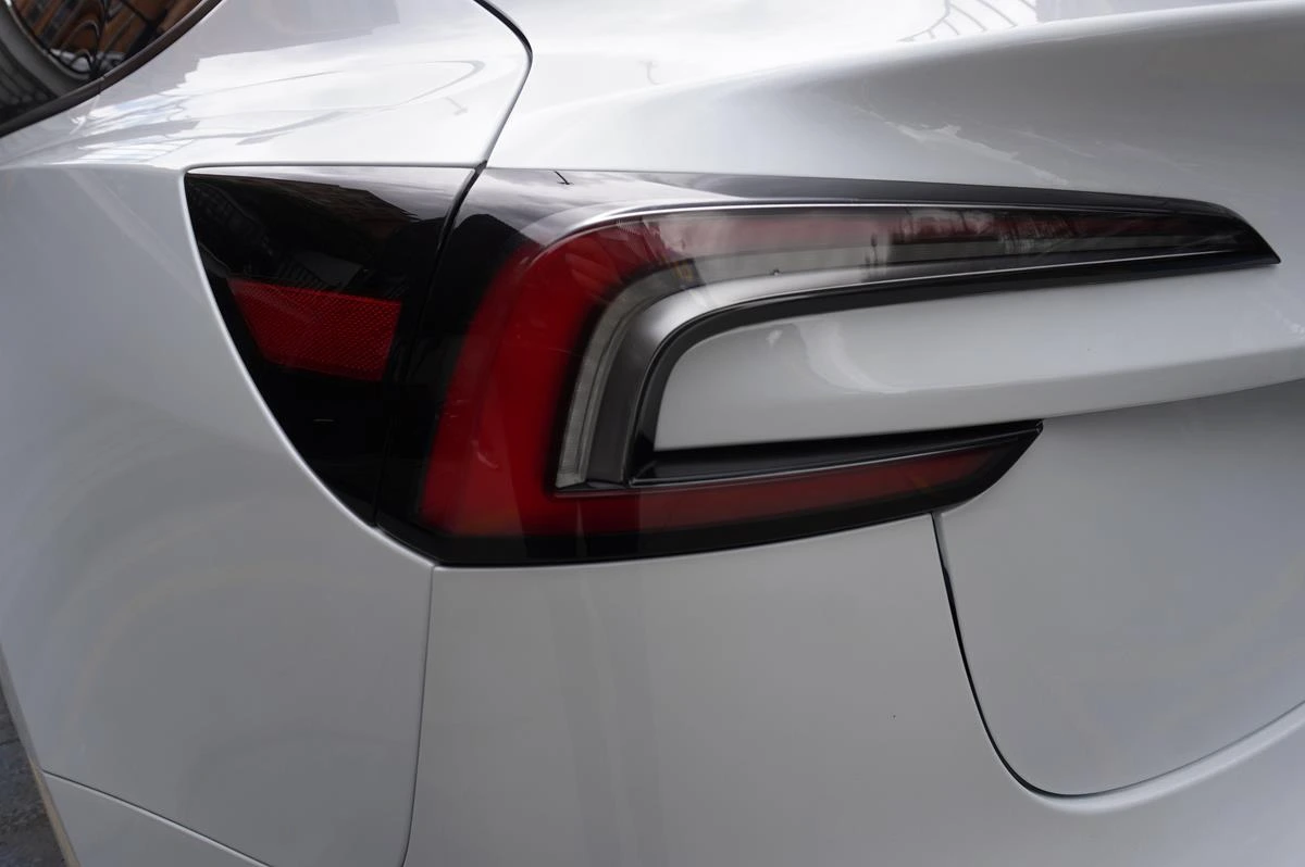 TESLA MODEL 3 2026