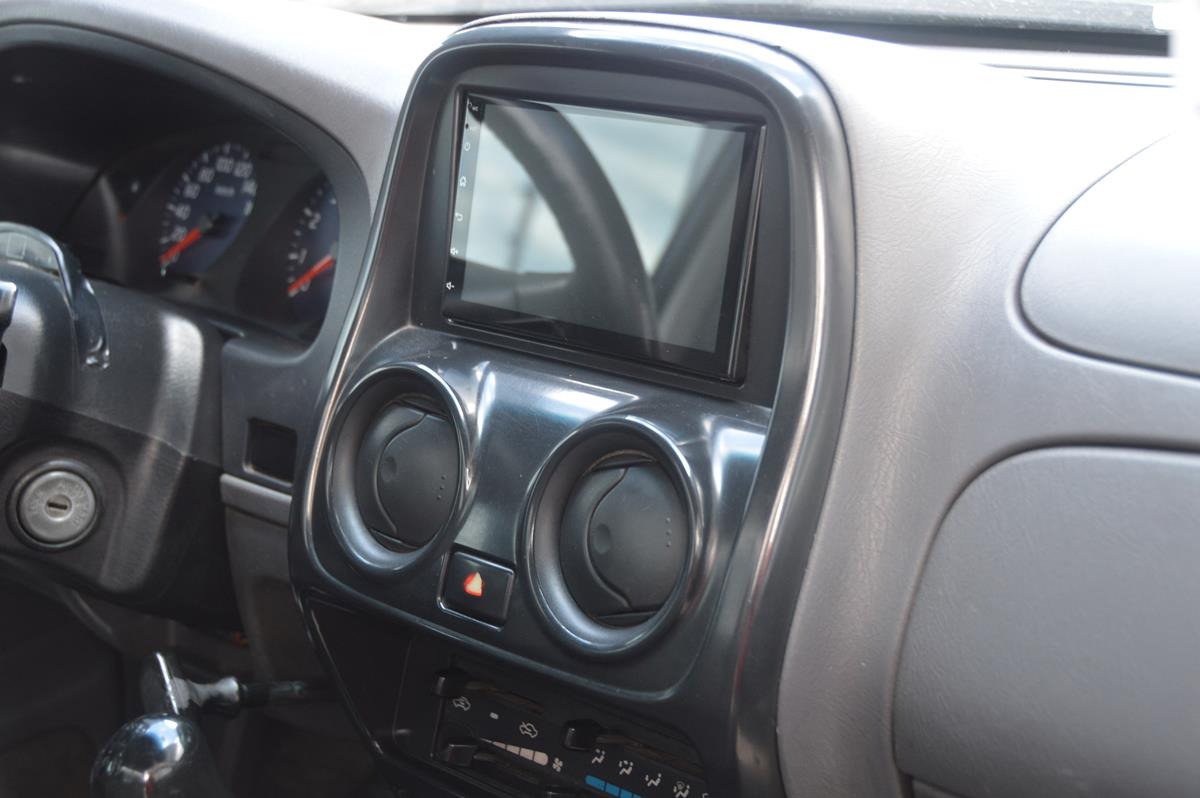 NISSAN NP300 FRONTIER 2.4L MT 4X2 2015