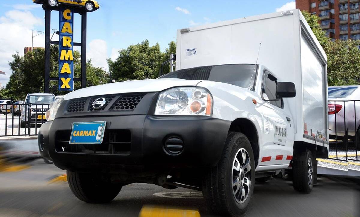 NISSAN NP300 FRONTIER 2.4L MT 4X2 2015