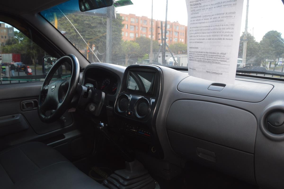 NISSAN NP300 FRONTIER 2.4L MT 4X2 2015