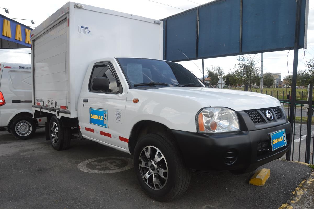 NISSAN NP300 FRONTIER 2.4L MT 4X2 2015