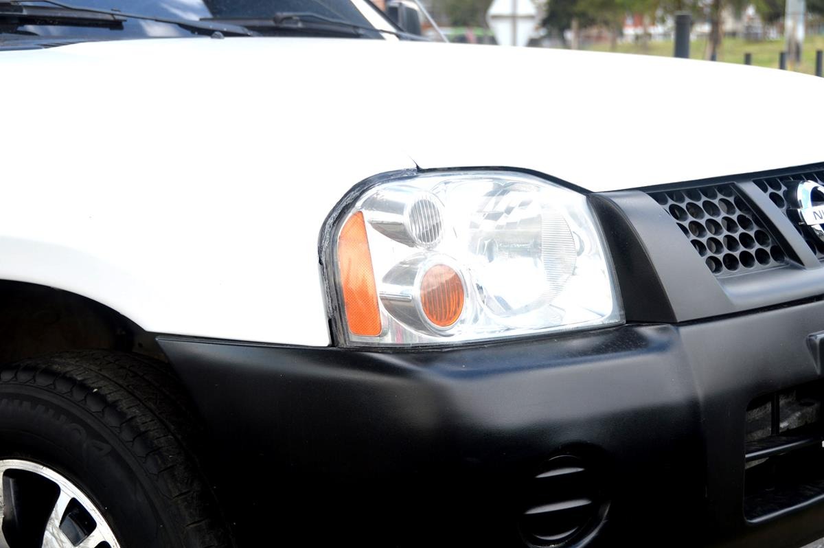 NISSAN NP300 FRONTIER 2.4L MT 4X2 2015