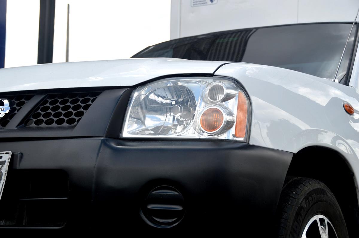NISSAN NP300 FRONTIER 2.4L MT 4X2 2015