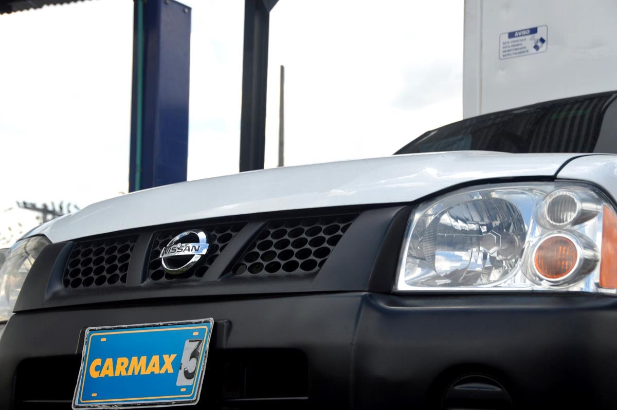 NISSAN NP300 FRONTIER 2.4L MT 4X2 2015