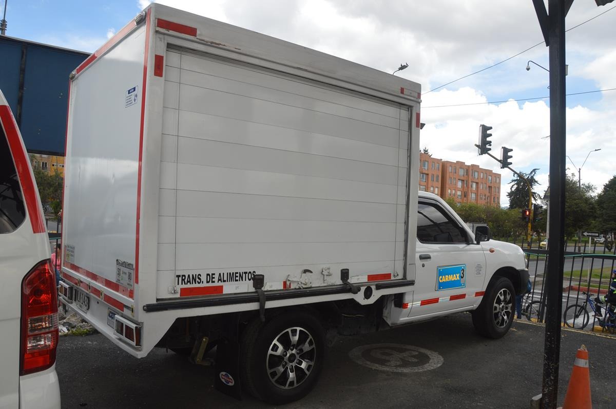 NISSAN NP300 FRONTIER 2.4L MT 4X2 2015
