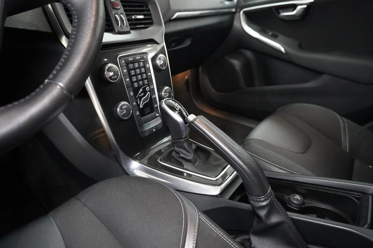 VOLVO V40 T3 DRIVE-E SPORT 2018