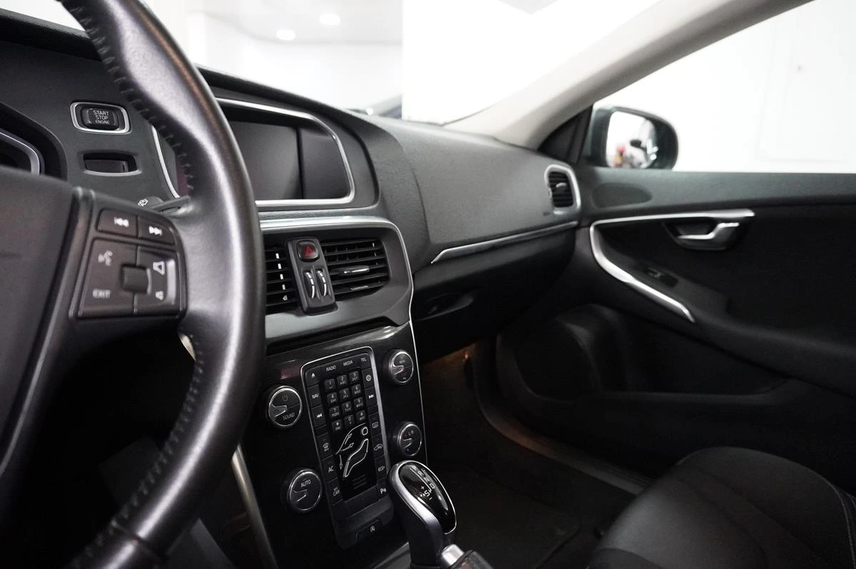 VOLVO V40 T3 DRIVE-E SPORT 2018