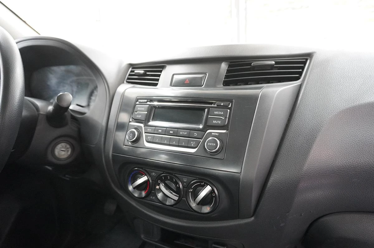 NISSAN NP300 FRONTIER 2500CC 4X2 ABS 2020