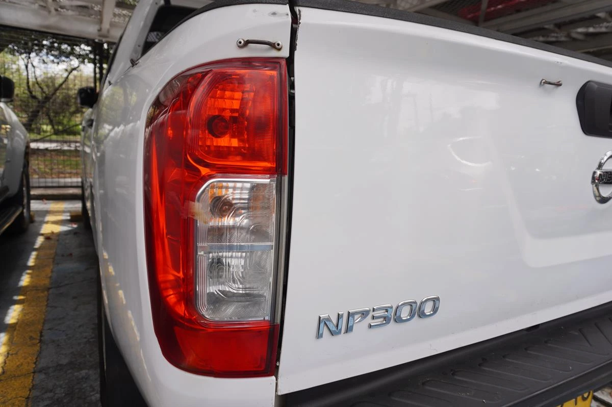 NISSAN NP300 FRONTIER 2500CC 4X2 ABS 2020