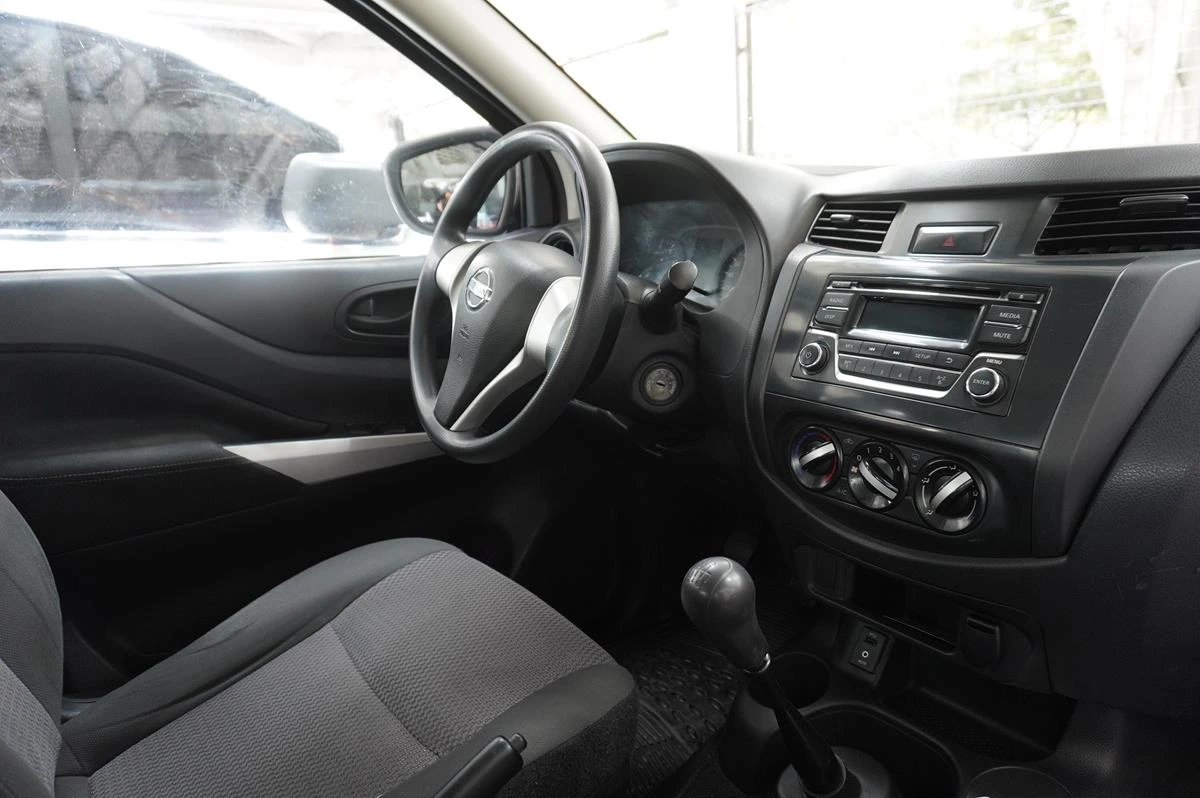 NISSAN NP300 FRONTIER 2500CC 4X2 ABS 2020