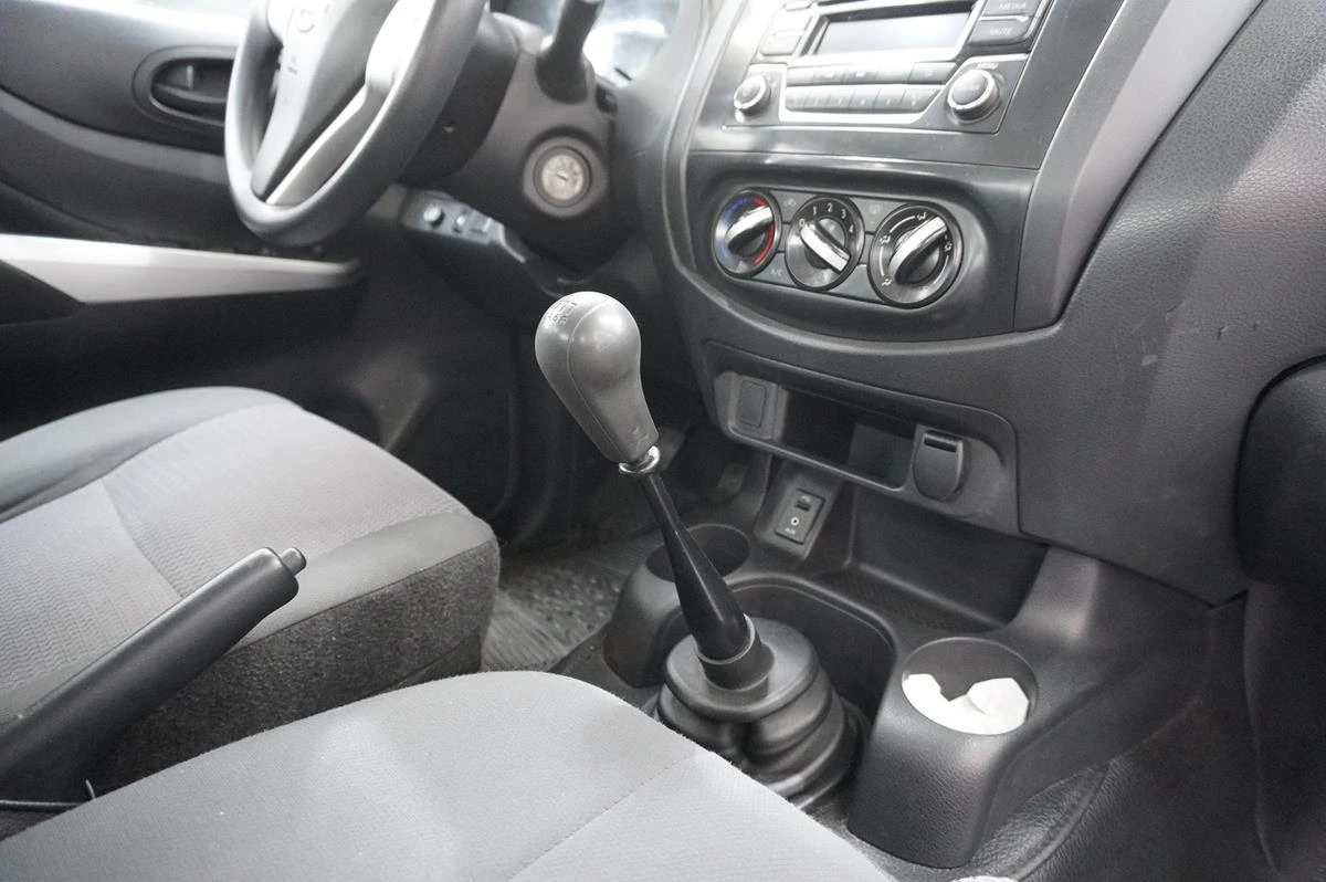 NISSAN NP300 FRONTIER 2500CC 4X2 ABS 2020