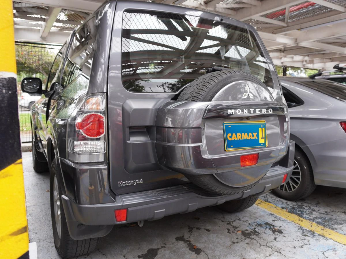 MITSUBISHI MONTERO HARD 2019