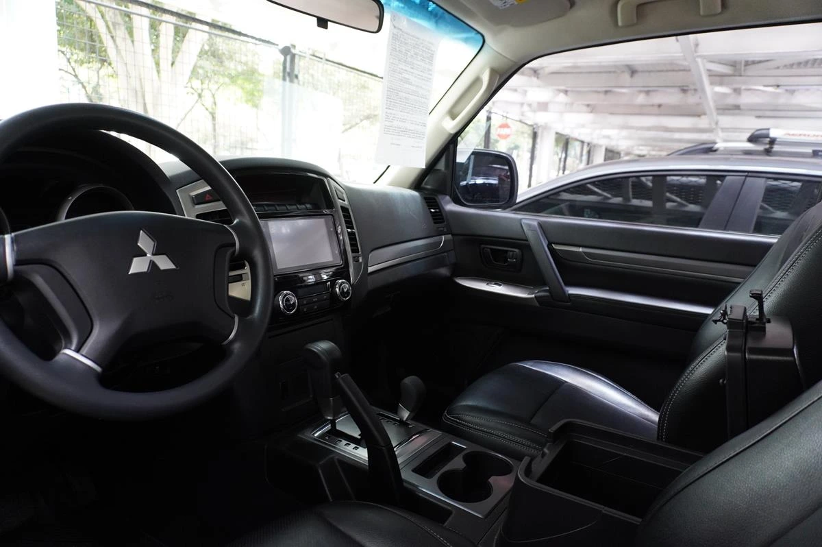 MITSUBISHI MONTERO HARD 2019