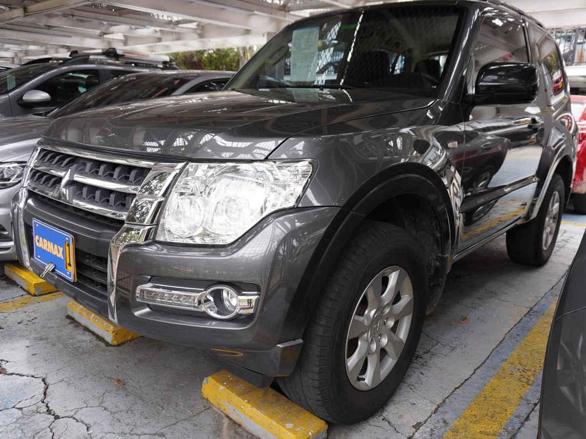 MITSUBISHI MONTERO HARD 2019