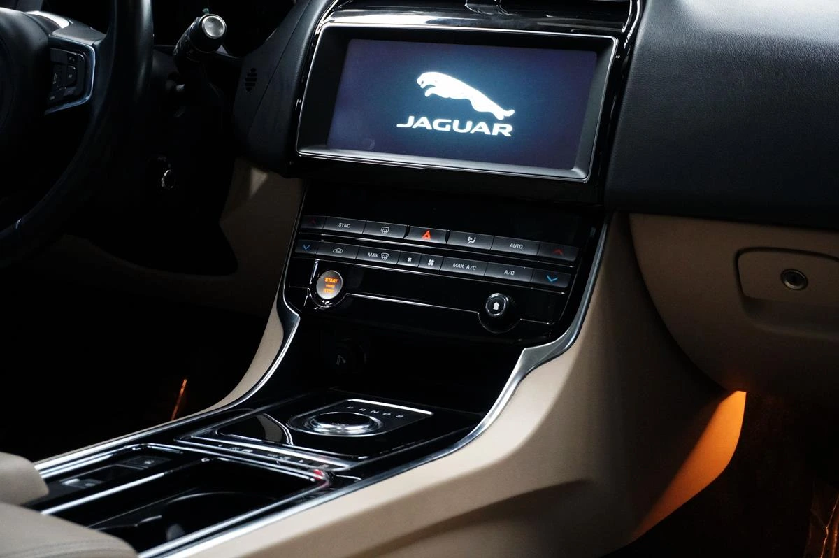 JAGUAR XE 2.0 I4 R SPORT 2000CC 2019
