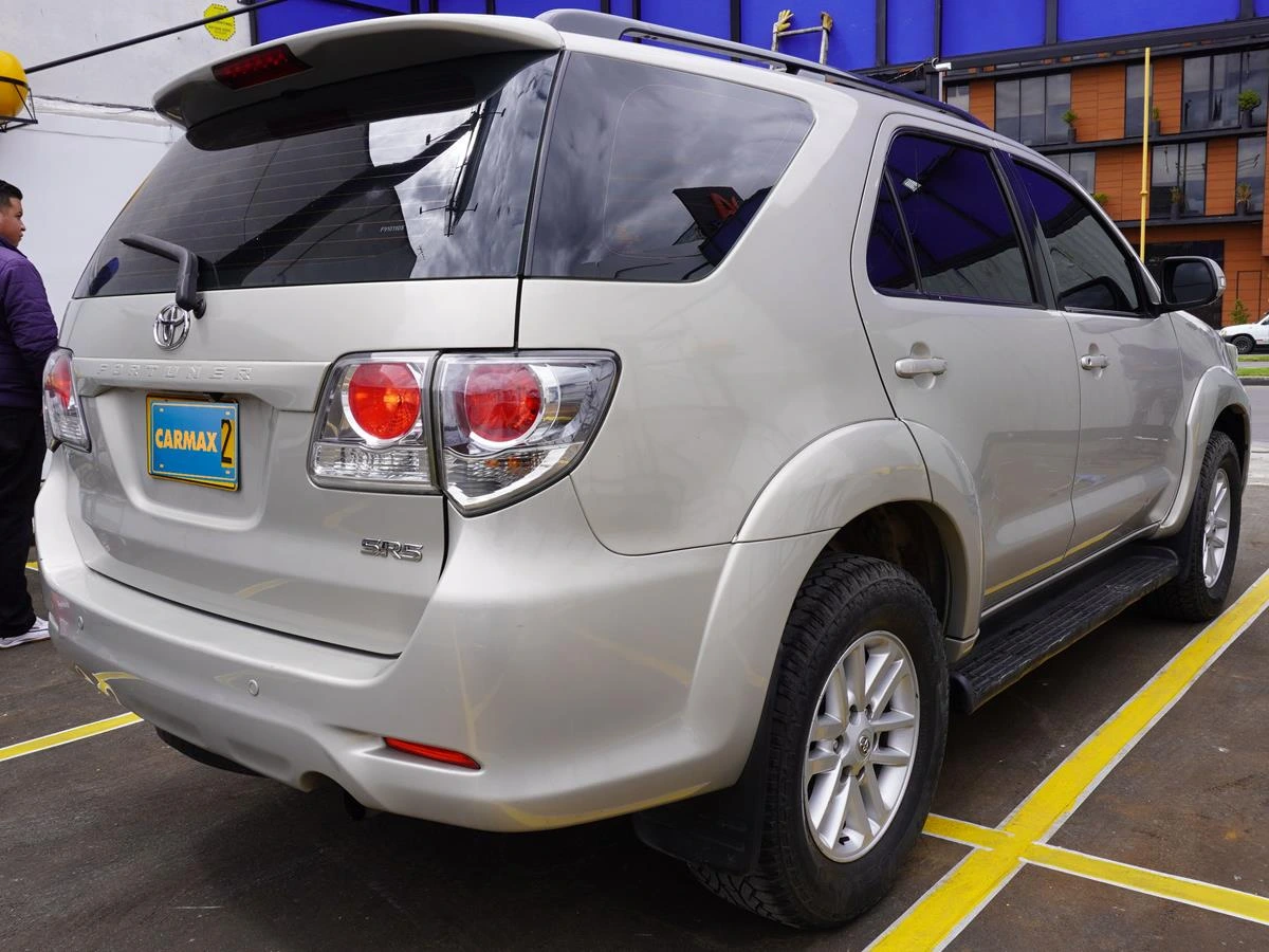 TOYOTA FORTUNER (FL) 2.7L 2700CC 4X4 2015