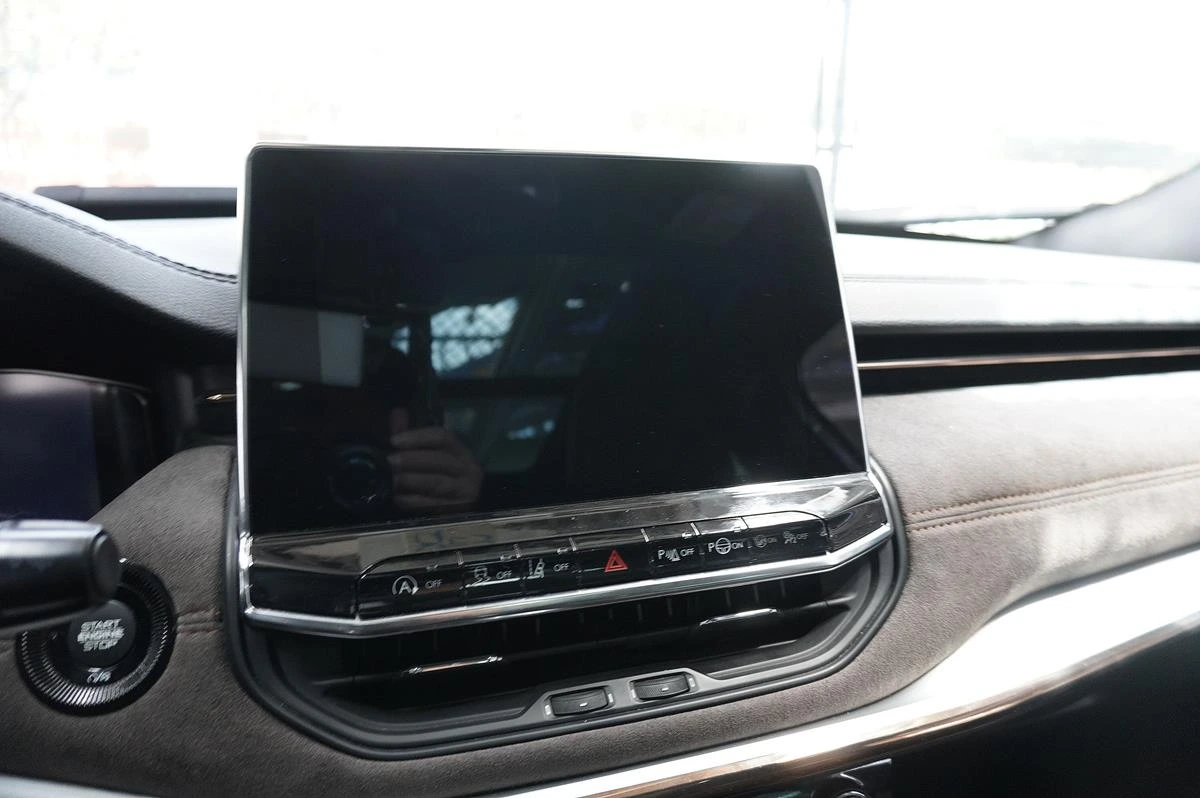 JEEP COMMANDER OVERLAND 1300CC 2023