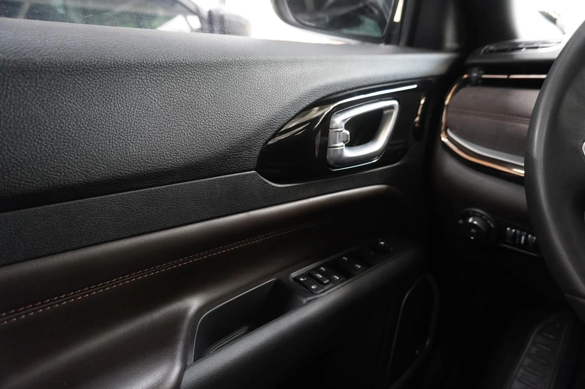 JEEP COMMANDER OVERLAND 1300CC 2023