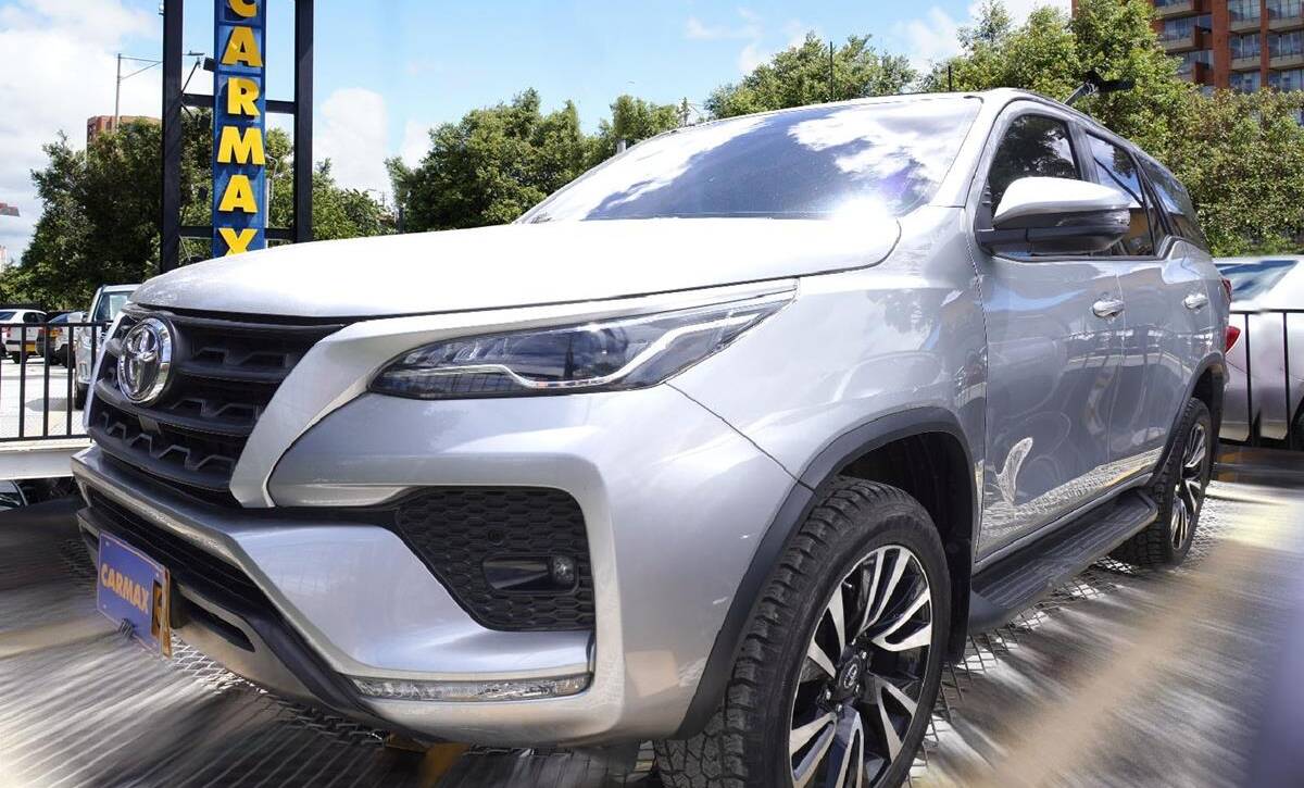 TOYOTA FORTUNER 2.8L SR 4X4