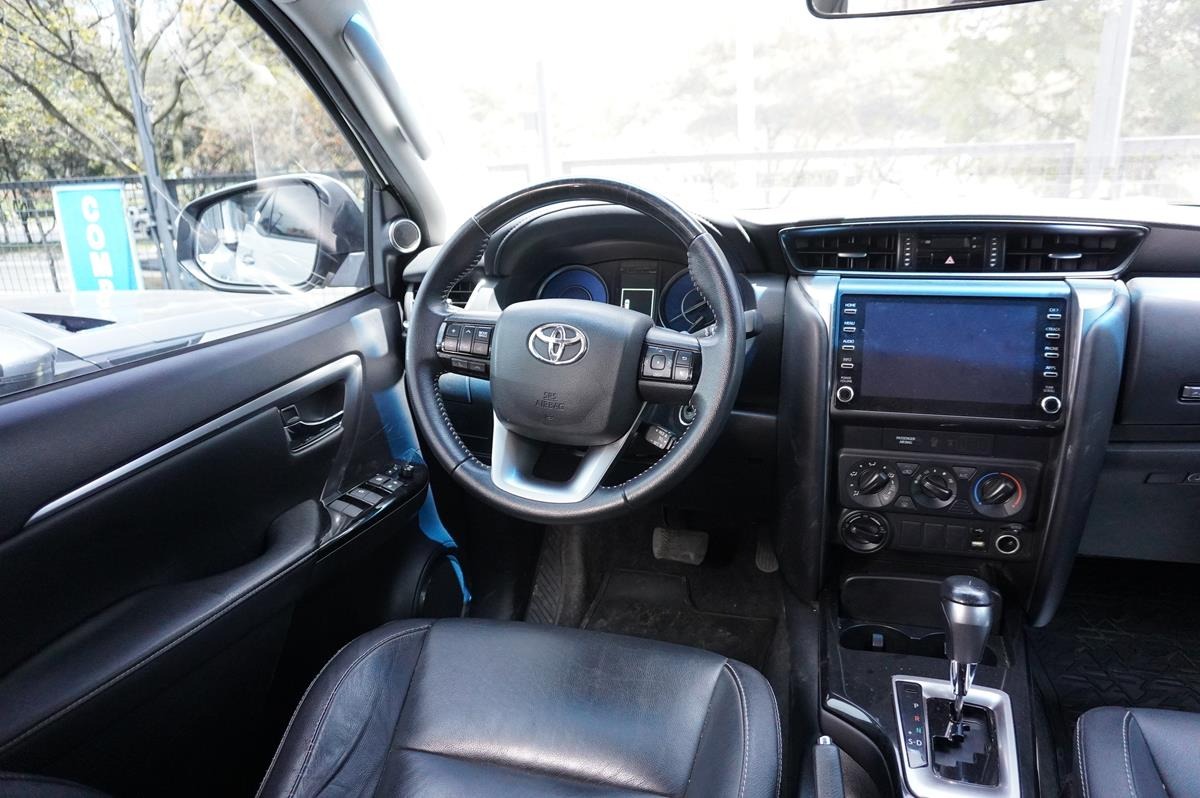 TOYOTA FORTUNER 2.8L SR 4X4 2022