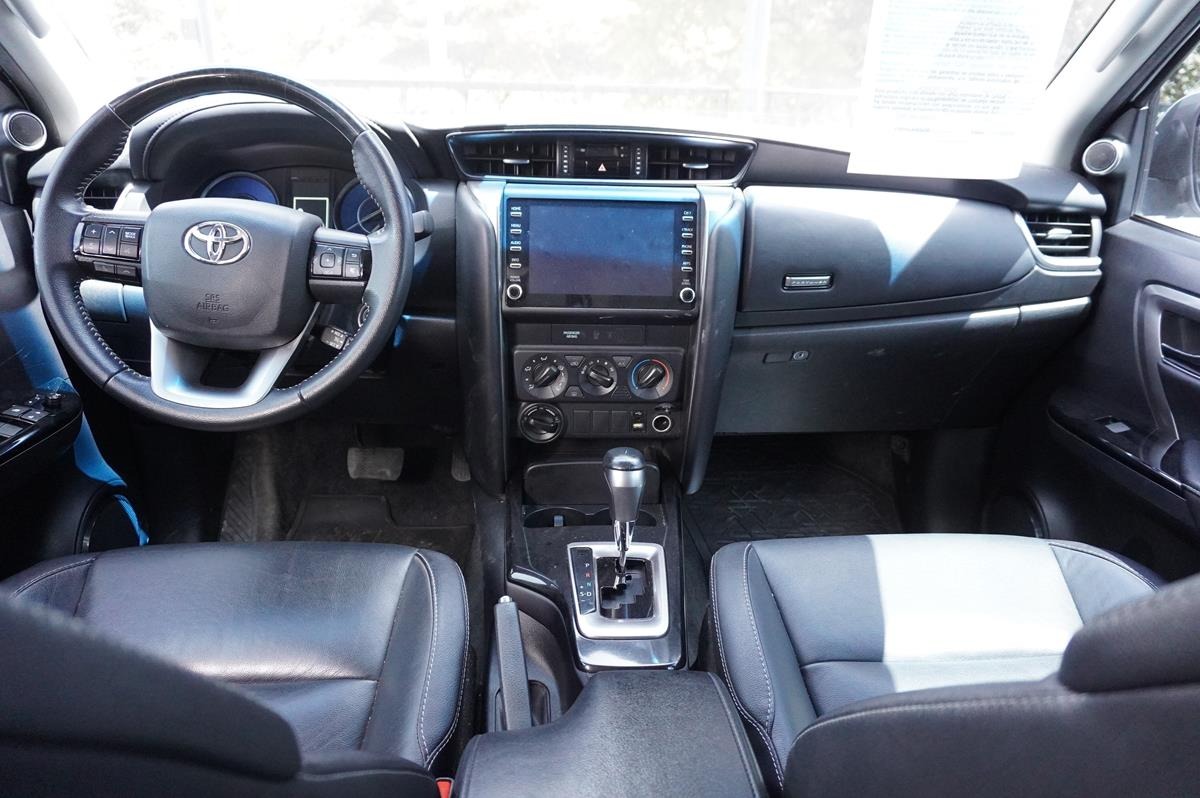 TOYOTA FORTUNER 2.8L SR 4X4 2022