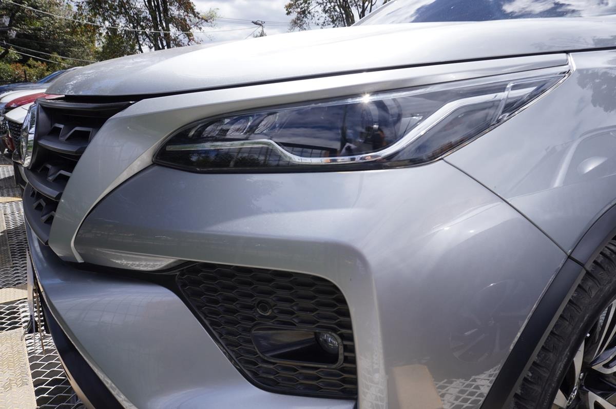TOYOTA FORTUNER 2.8L SR 4X4 2022