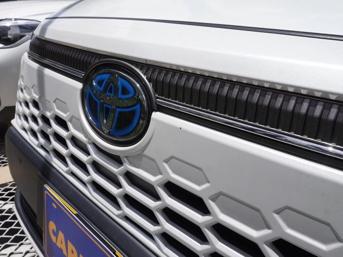 TOYOTA COROLLA CROSS SE-G HYBRID TP 1800CC 4X2 2025