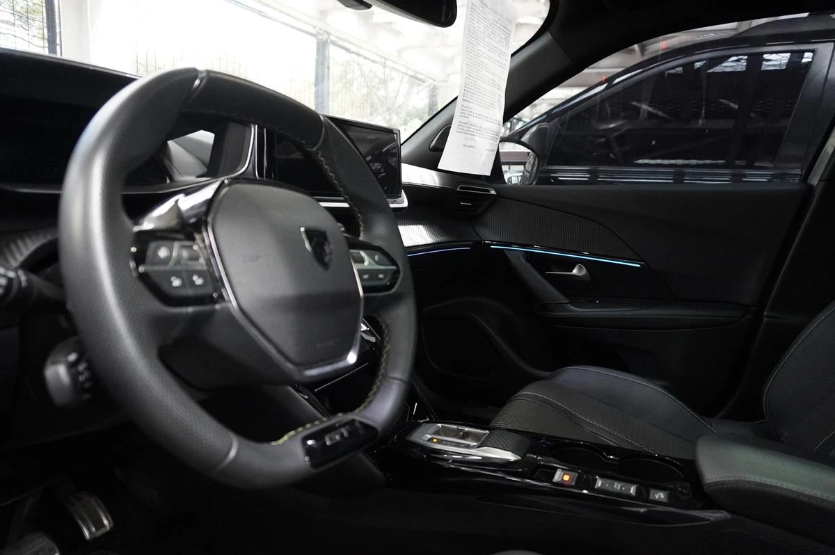 PEUGEOT 2008 GT MHEV 1200CC 2026