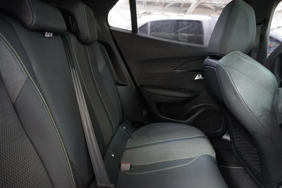 PEUGEOT 2008 GT MHEV 1200CC 2026