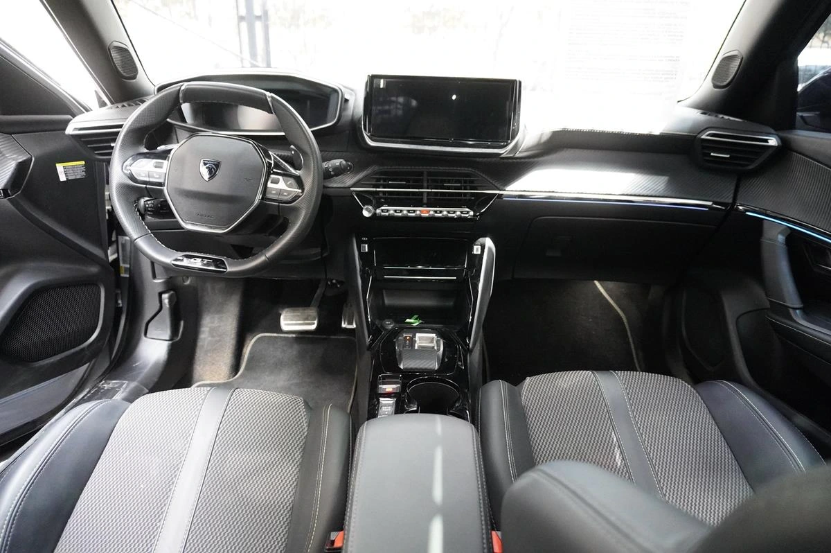 PEUGEOT 2008 GT MHEV 1200CC 2026