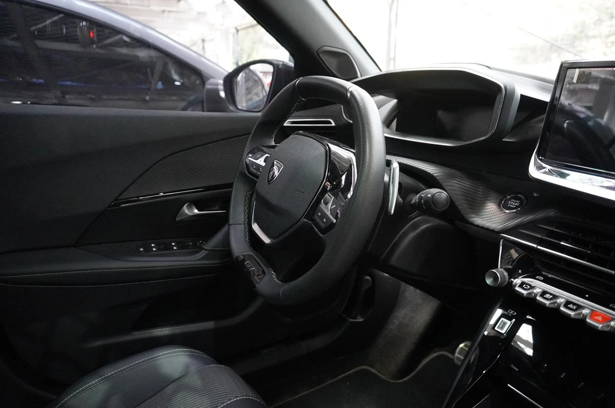 PEUGEOT 2008 GT MHEV 1200CC 2026