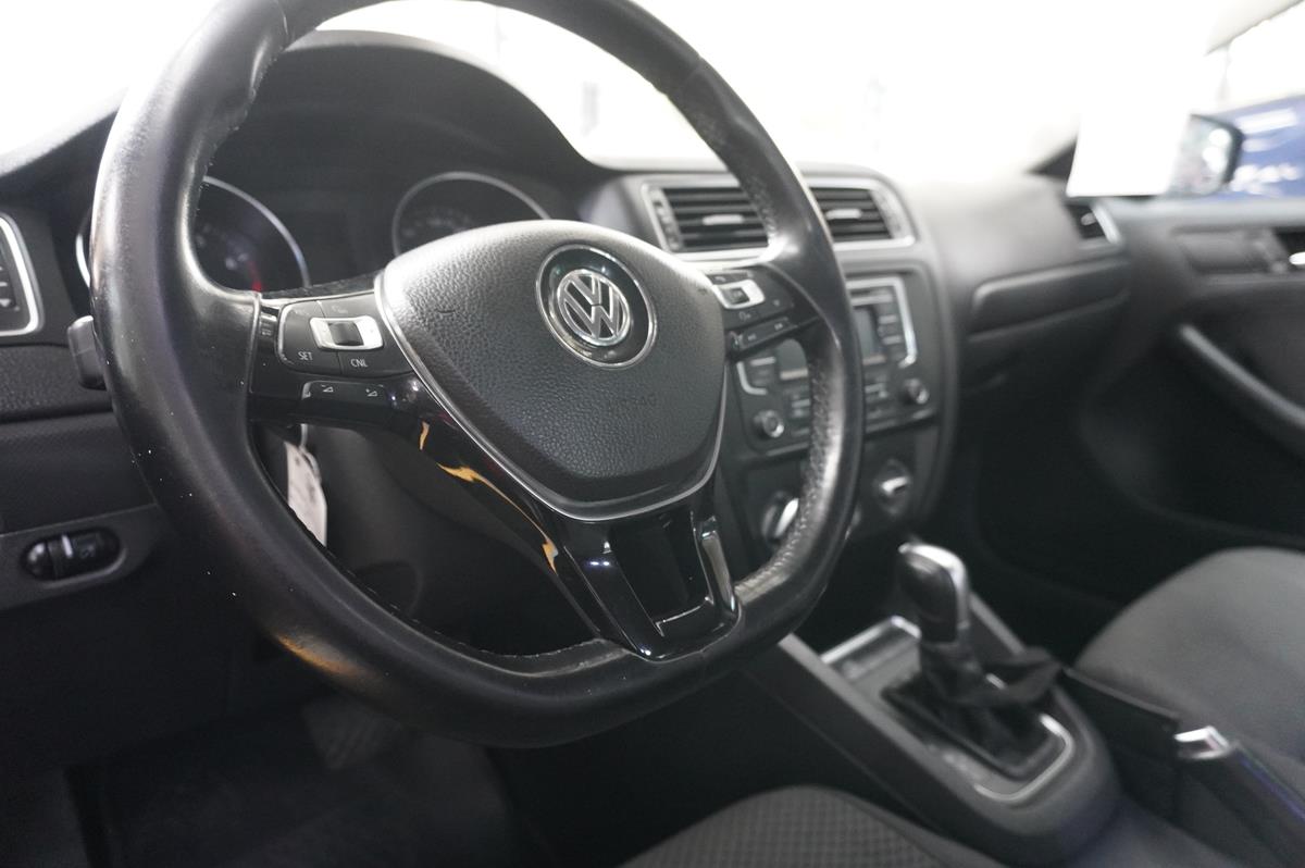 VOLKSWAGEN JETTA COMFORTLINE 2015